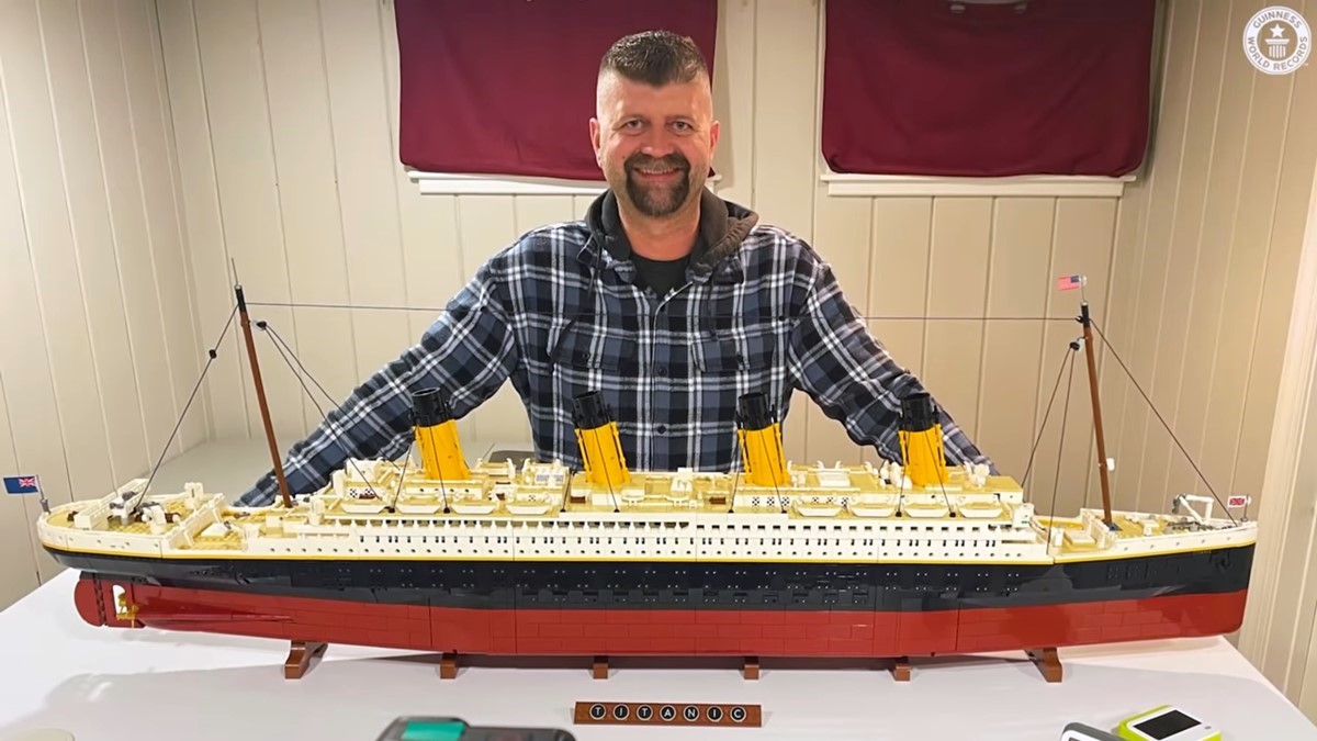 Amerykanin złożył Titanica w niecałe 11 godzin. Czy rekordy LEGO mają sens?
