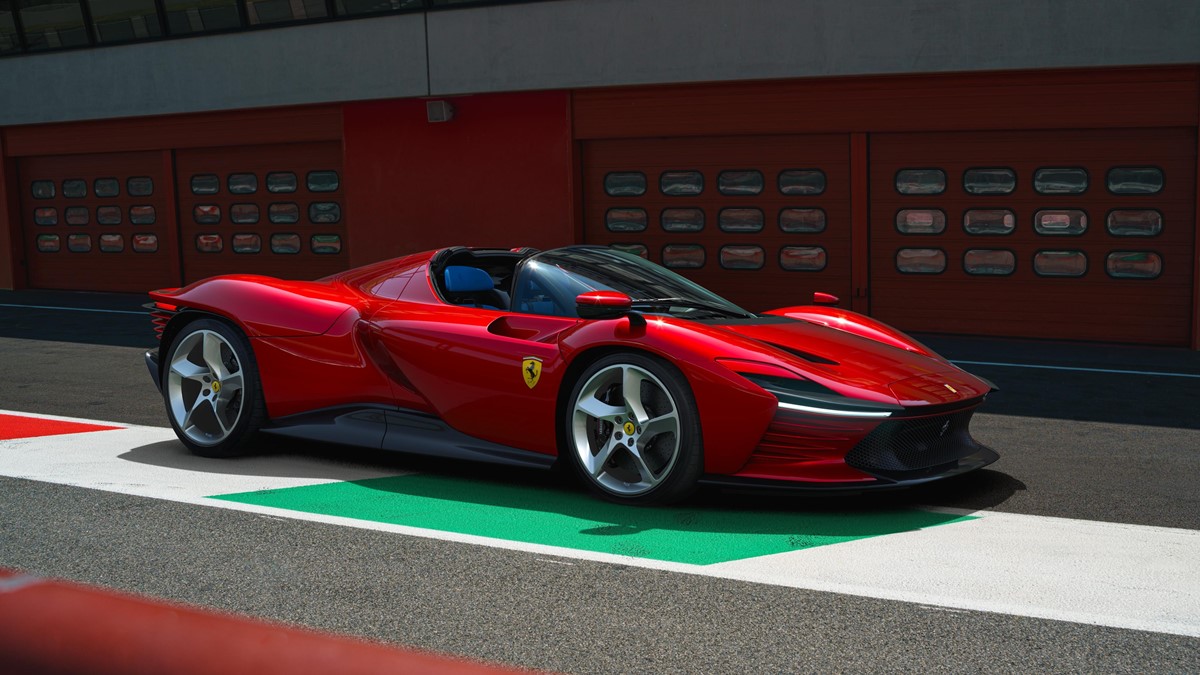 LEGO Ferrari Daytona SP3 wjedzie już w sierpniu?
