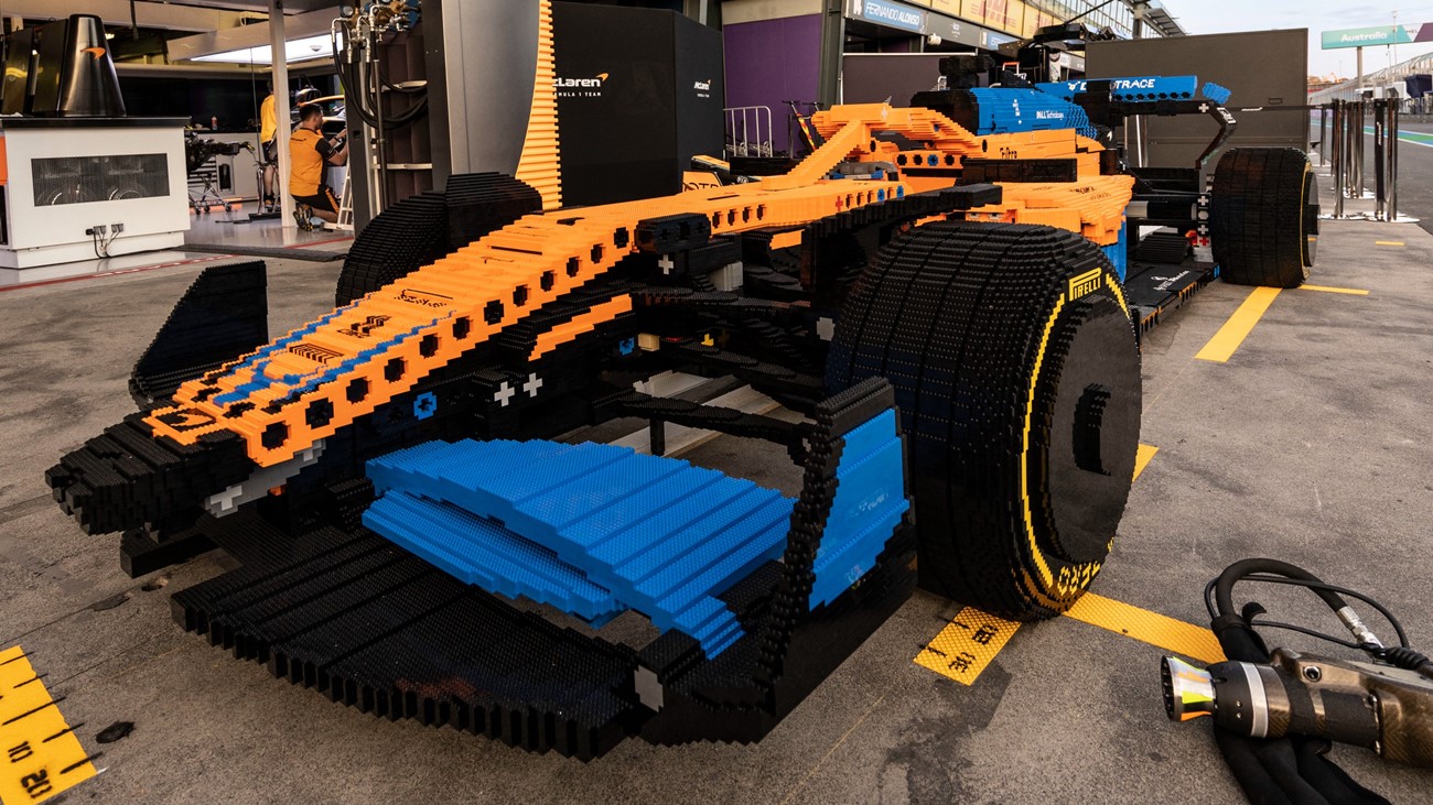 LEGO zbudowało bolid F1 McLarena z 288 tysięcy klocków