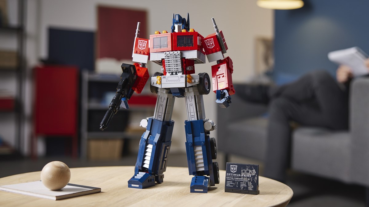 Są oficjalne zdjęcia setu LEGO 10302 Optimus Prime!