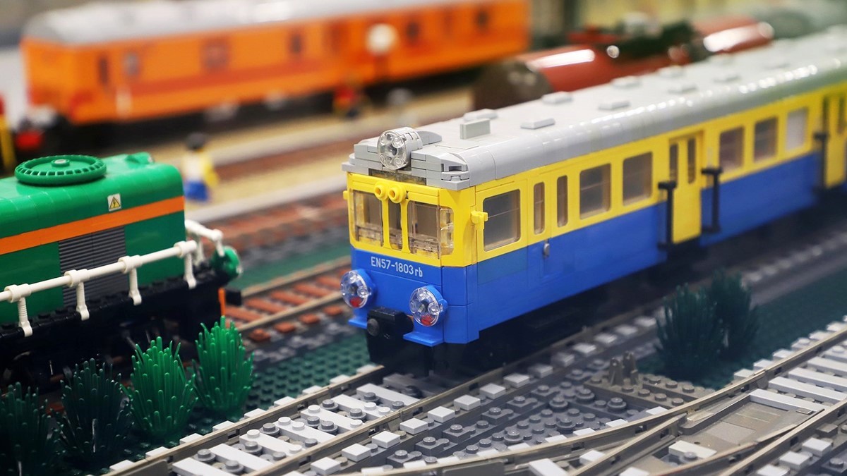 Potężna makieta kolejowa z LEGO do zobaczenia w Warszawie
