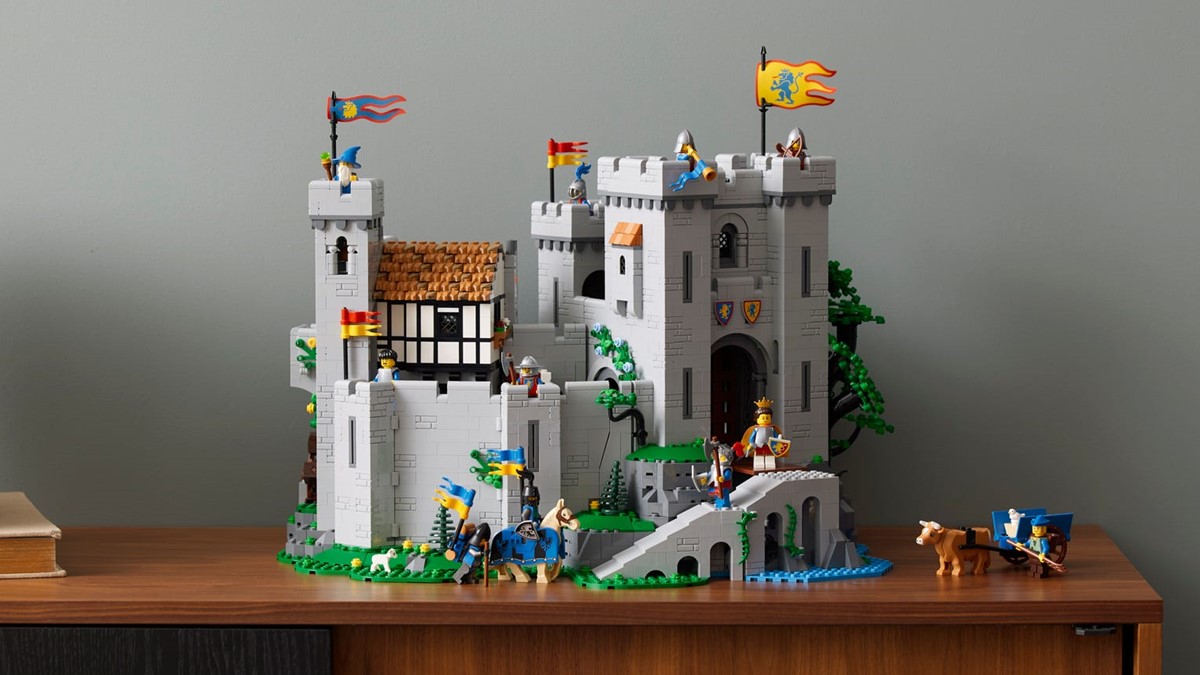 Set LEGO 10305 Zamek rycerzy herbu Lew zaprezentowany!