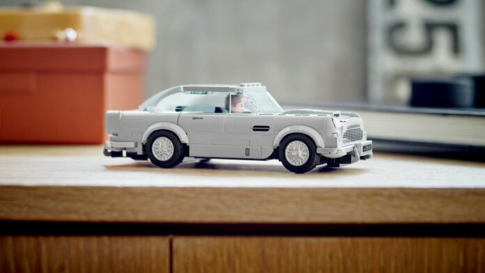 LEGO 76911 007 Aston Martin