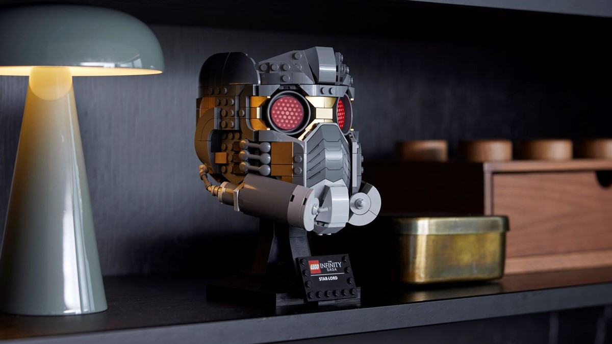 Hełm Star-Lorda w przedsprzedaży na stronie LEGO