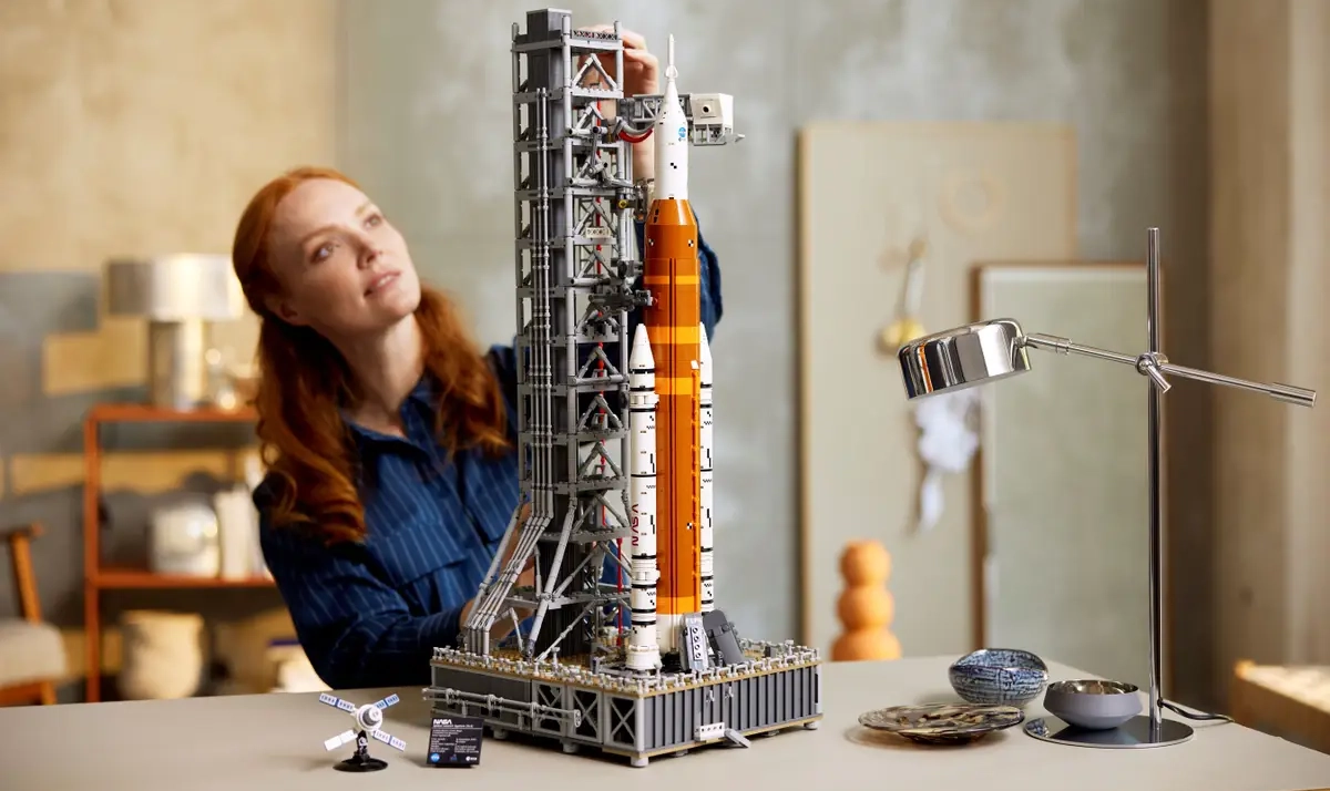 Rakieta SLS NASA Artemis na LEGO.pl