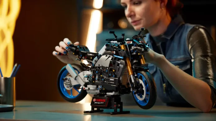 LEGO 42159 Yamaha